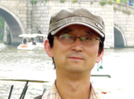 资深（shēn）译员张苏宁
